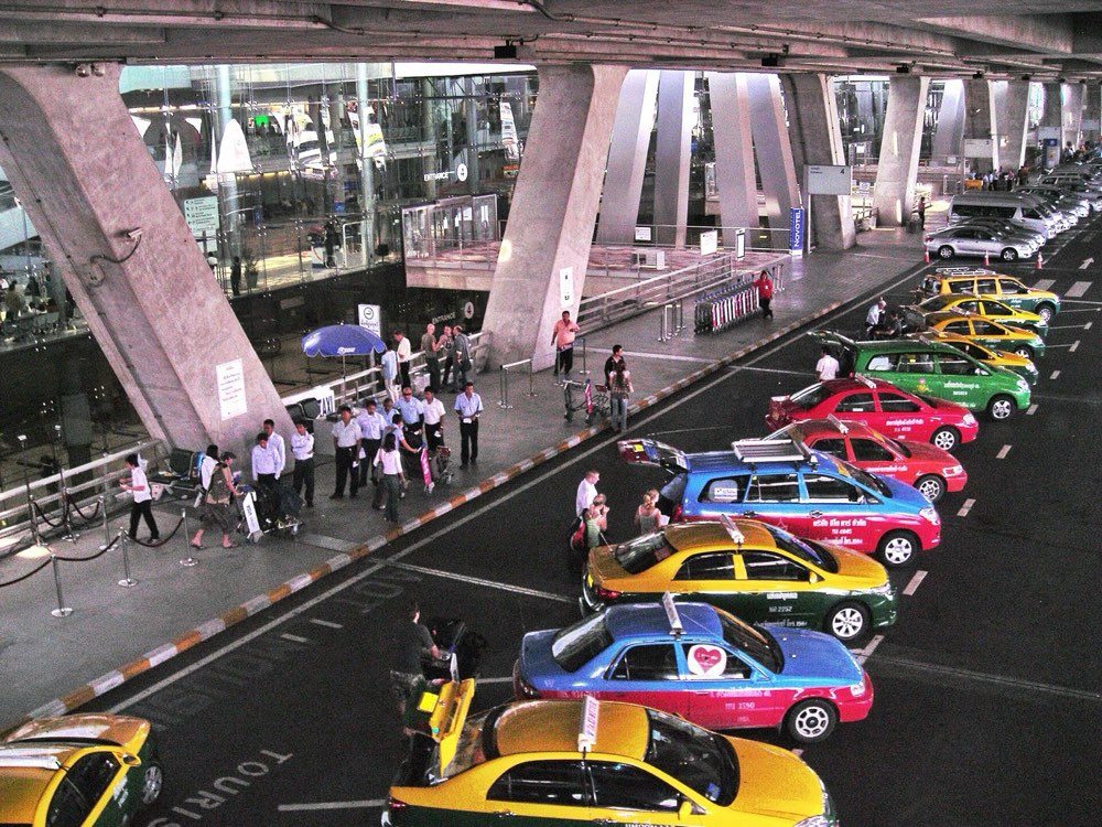 曼谷机场到芭提雅接送服务场景图